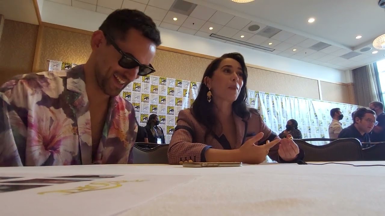 SDCC 2022: The Resort - Luis Gerardo Mendes e Cristin Milioti