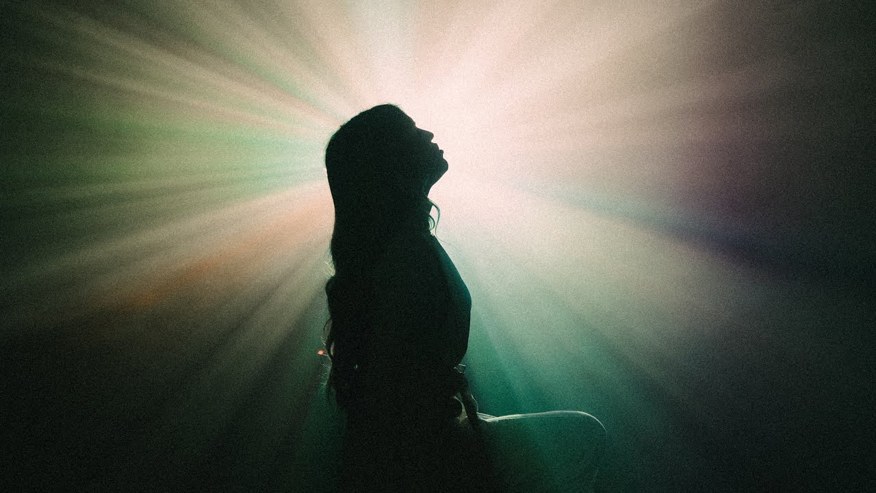 Bruna Olmeda - Fill The Room [Official Music Video]