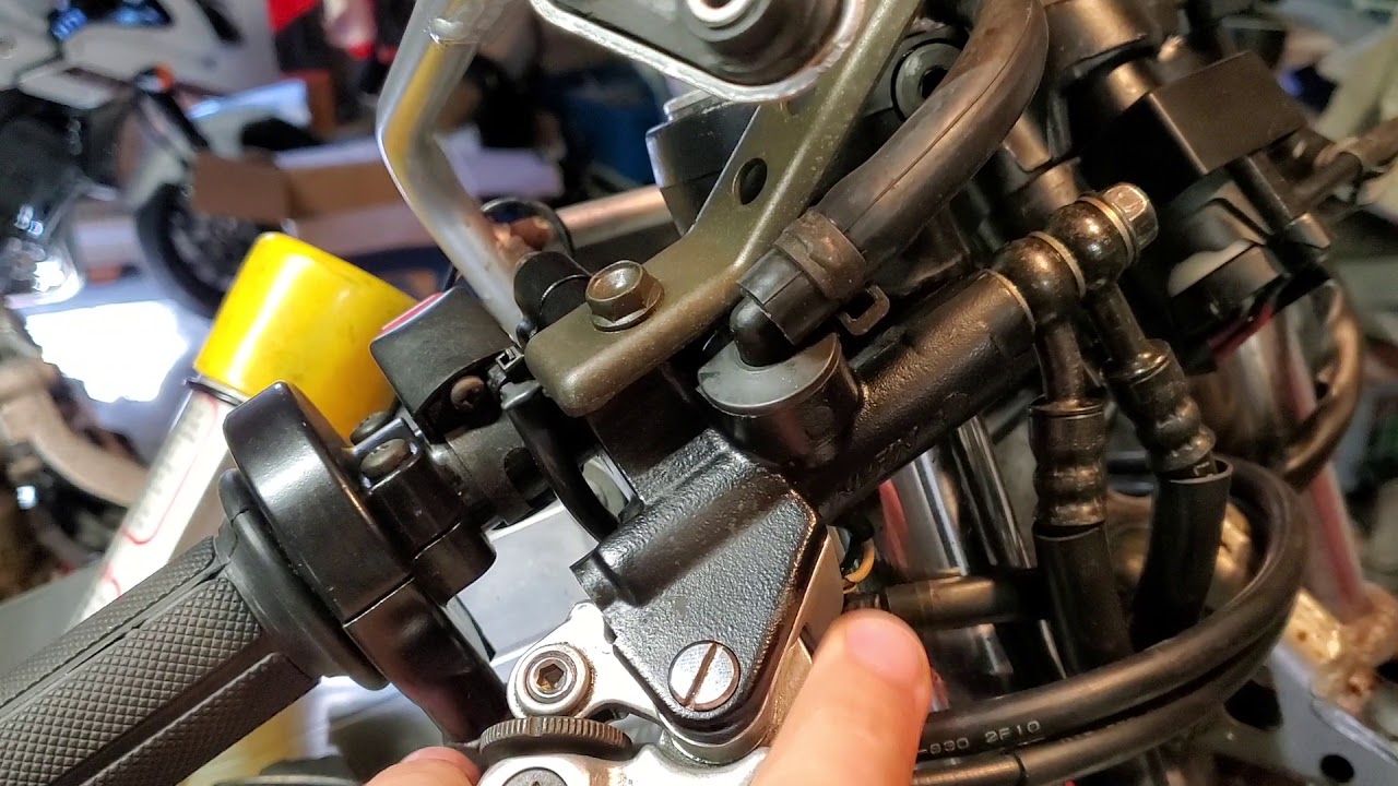 Tips for 1992 NSR250 SP Rothman, vacuum hoses, etc.