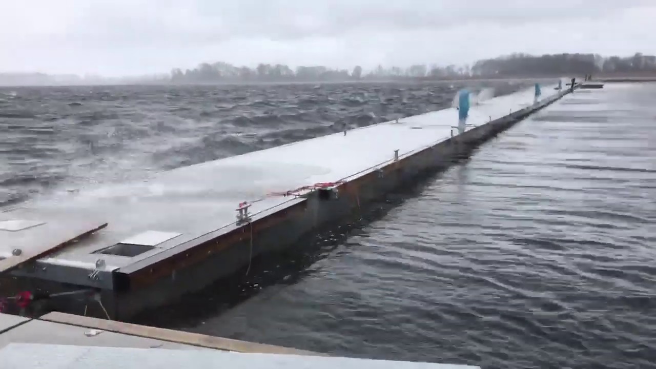 Hullkon Marina Factory sztorm Pomosty pływające falochronowe na kotwicach martwych pontony 3 m.szer.