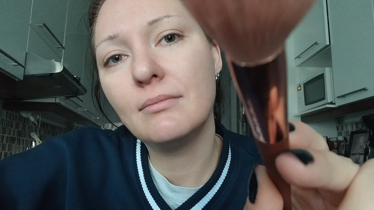 ASMR- Whisper ramble på svenska med lens brushing&poking