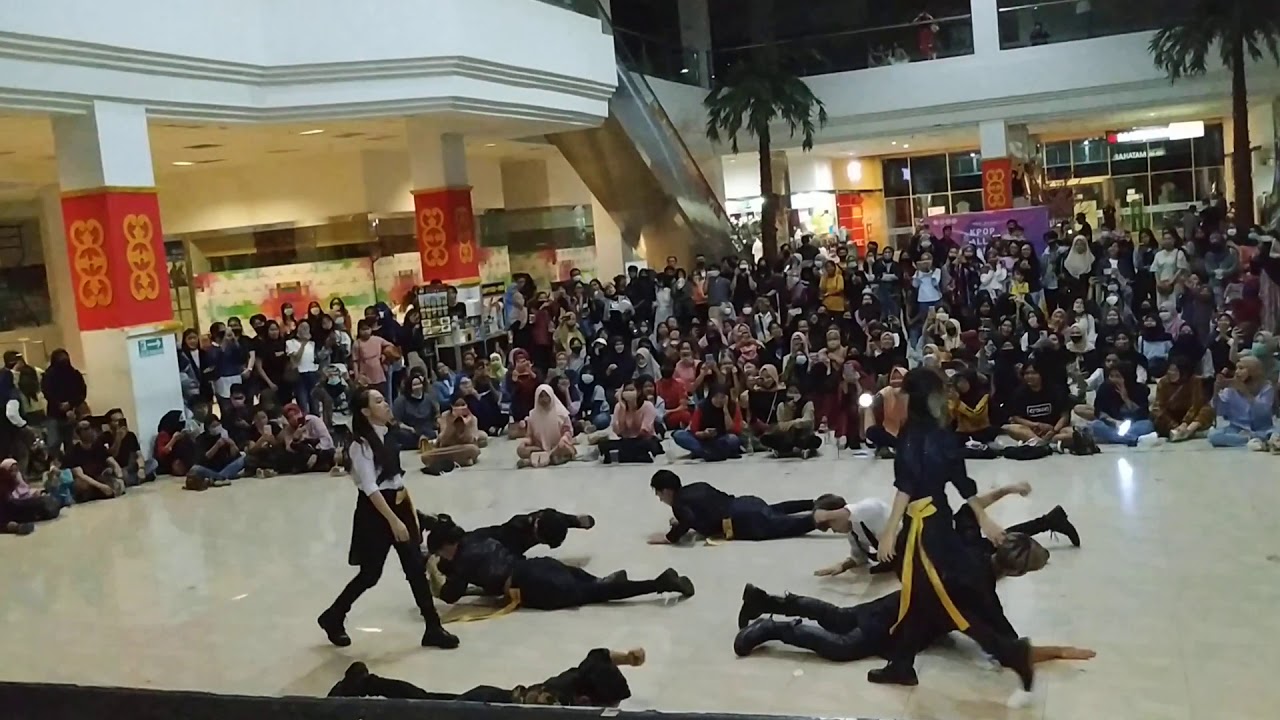dance cover stray kids 