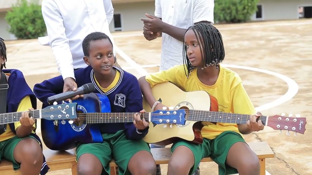 Kigali Christian school abanyeshuri baratwemeje mugucuranga umuziki bafite ubuhanga buri hejuru.