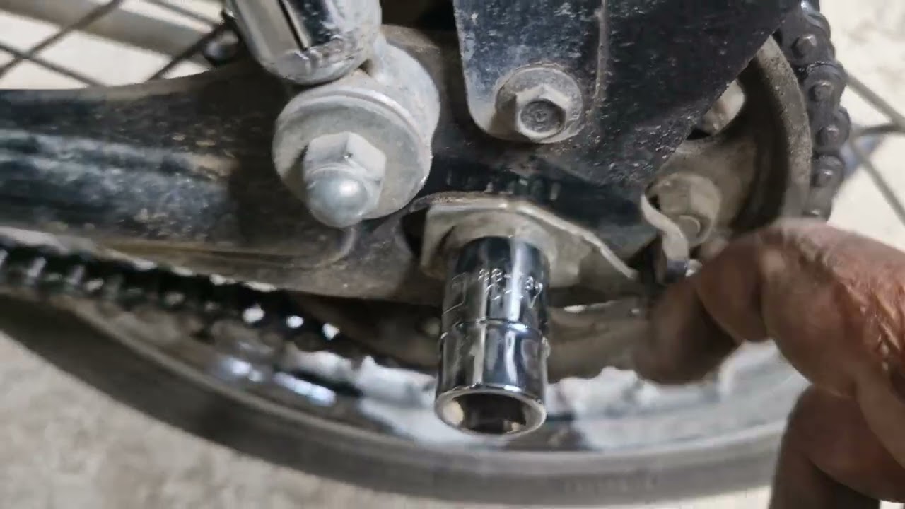 Chain Adjust TMX 125 Alpha