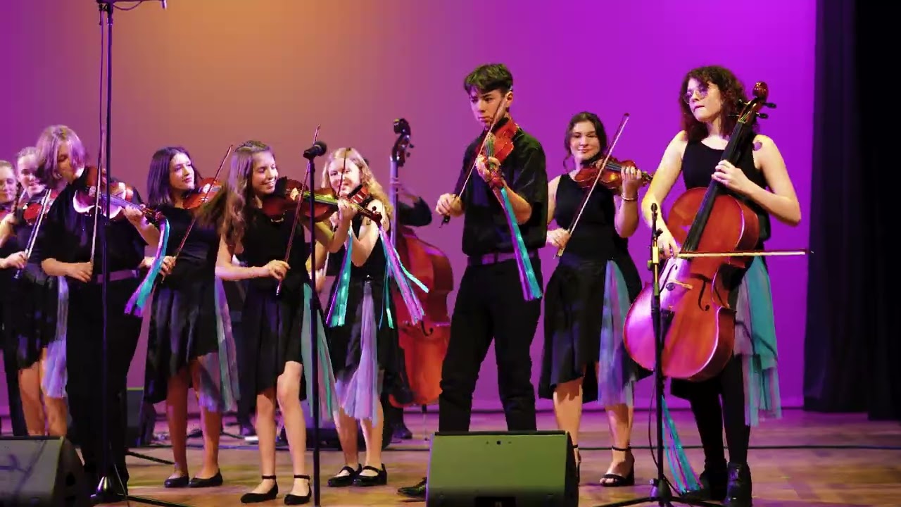 King Louis III (Calvin Vollrath) - North Shore Celtic Ensemble