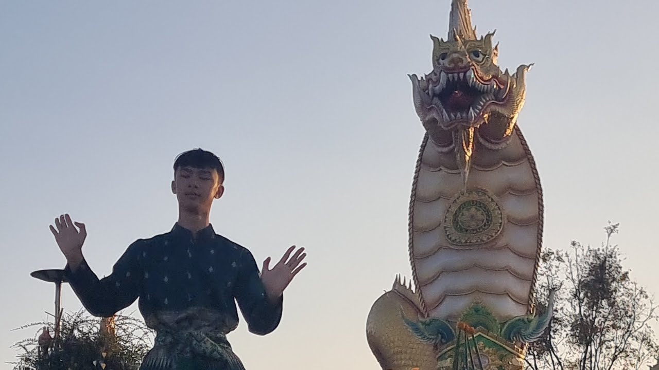น้ำมนต์รำเดียวในรอบหลายเดือนมืออ่อนช้อยมีอมยิ้มนึกว่าพระเอกเกาหลี