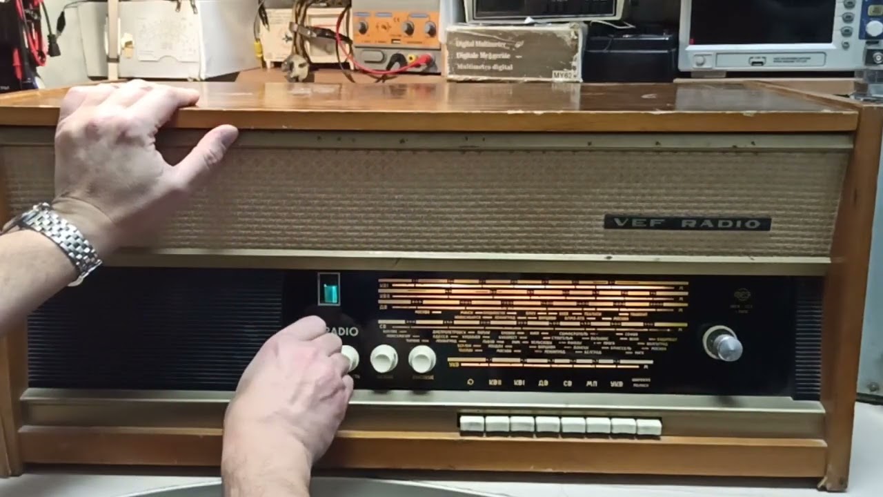 Радиола VEF Radio приехала на ремонт)