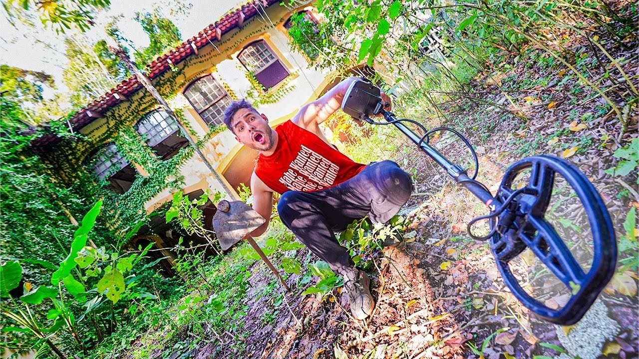 USEI O DETECTOR DE METAL NA CASA DO BILIONARIO ABANDONADA