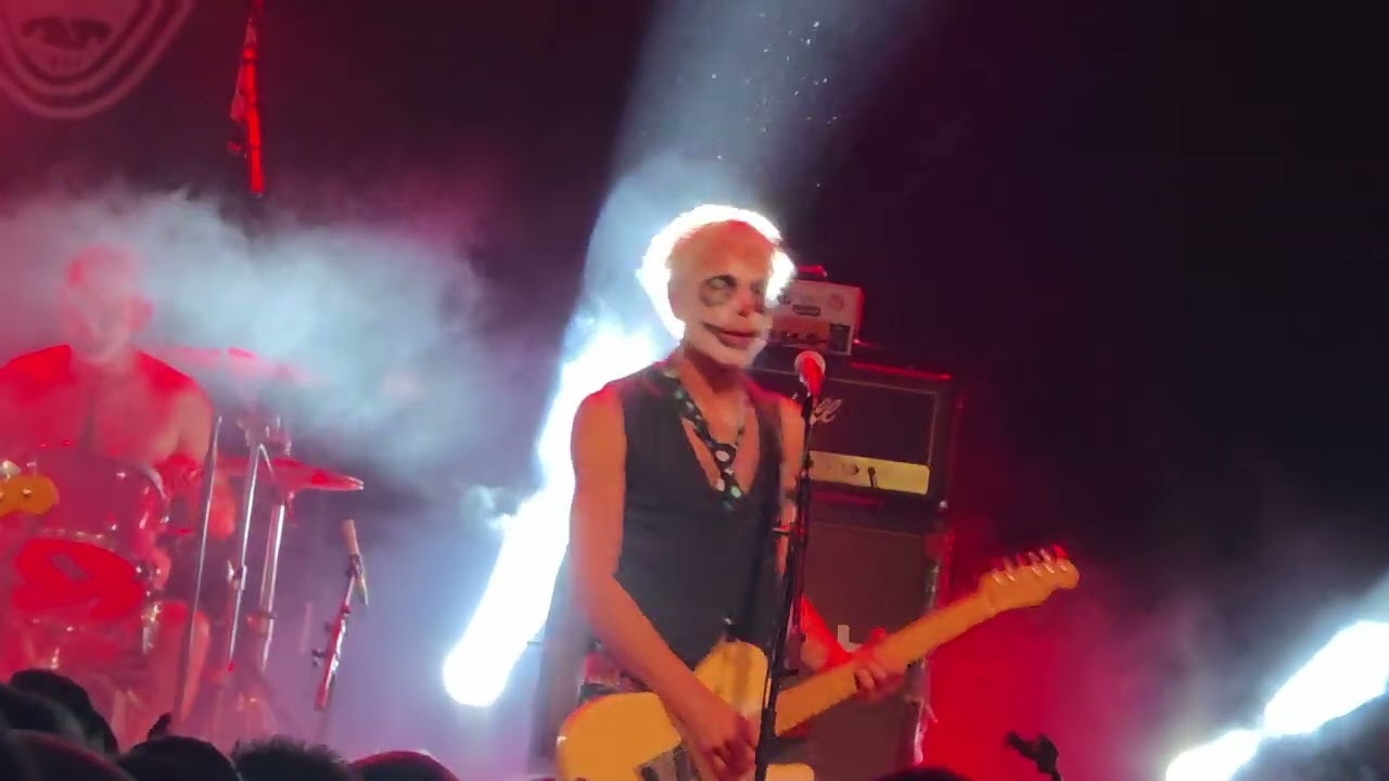 LES VILAINS CLOWNS au Charfait (St Paul en pared ) le 07.11.2025