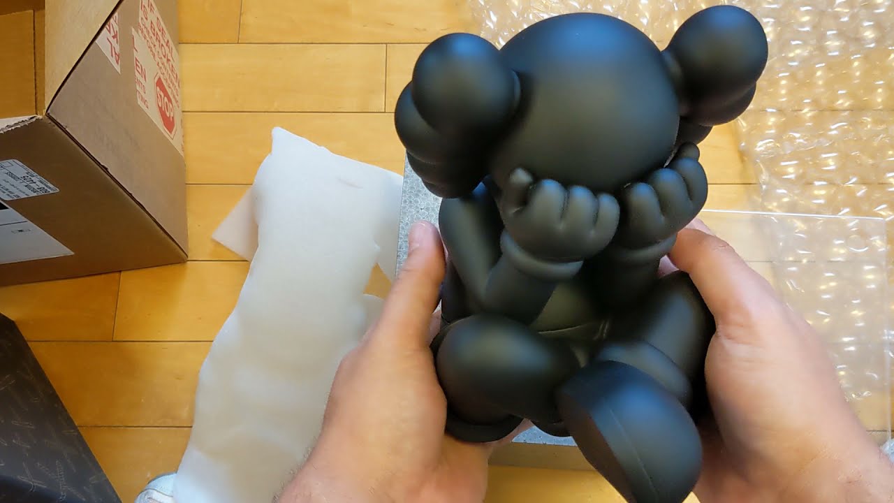 UNBOXING KAWS Separated Statue & Brooklyn Museum T-Shirt & Magnet #KAWS #Lowheat
