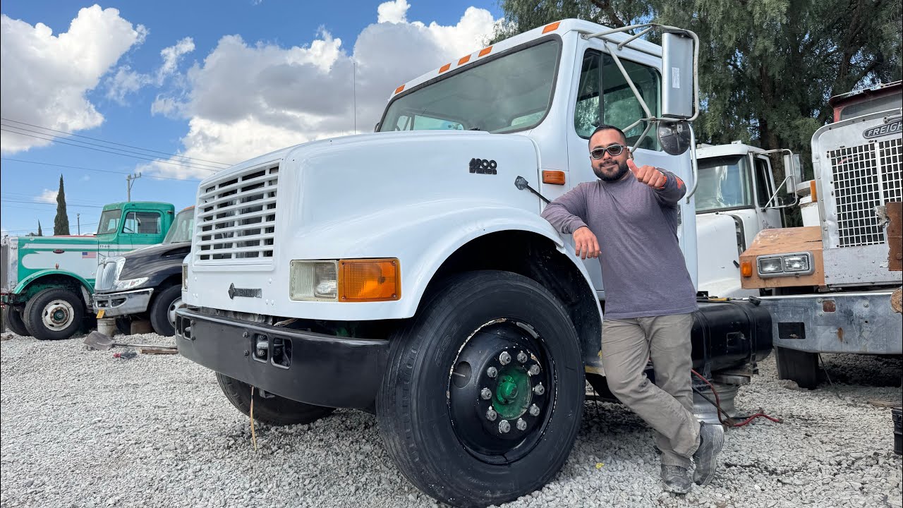 Corte International 4900 con motor DT466E