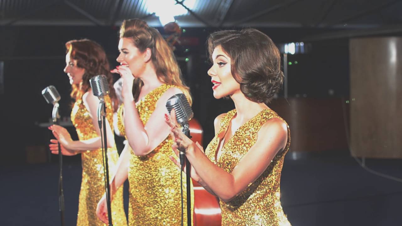 The Glamophones - Walk Like An Egyptian (Cover)