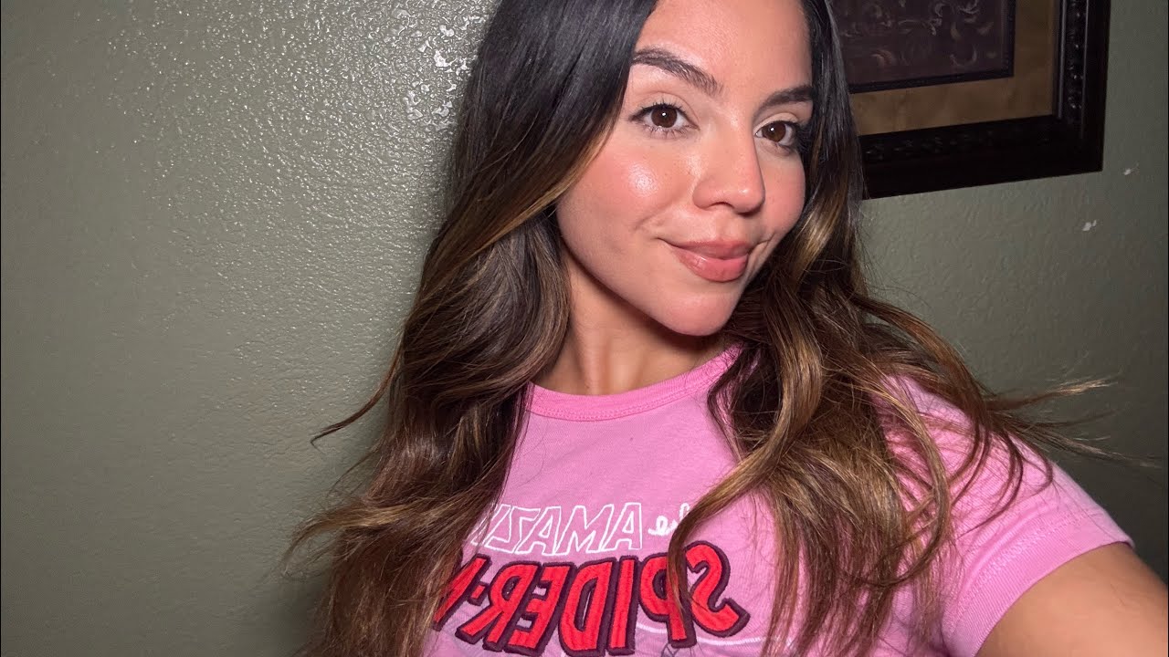 ASMR Gum Chewing (no talking) 🩷