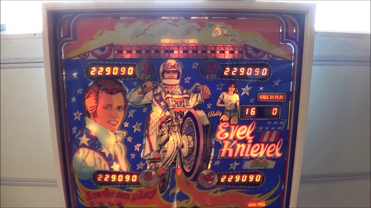EVEL KNIEVEL PINBALL MACHINE - BY BALLY 1977