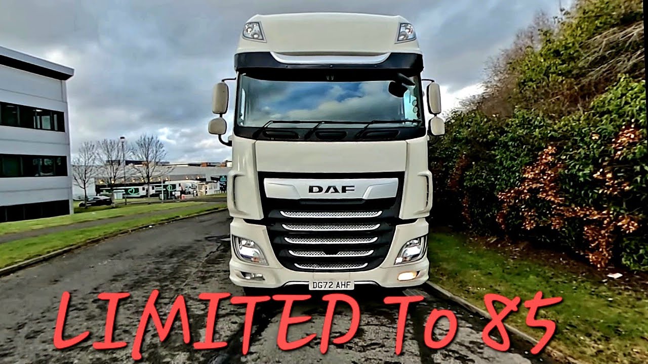 This Truck Is Limited To 85km/h #truckdriver #truckpov