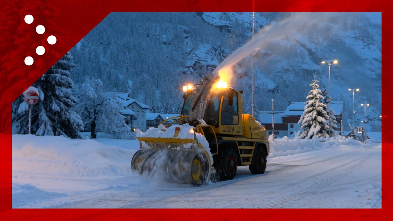 Gressoney, il day after della maxi nevicata: l'accumulo al suolo supera il metro, frese al lavoro