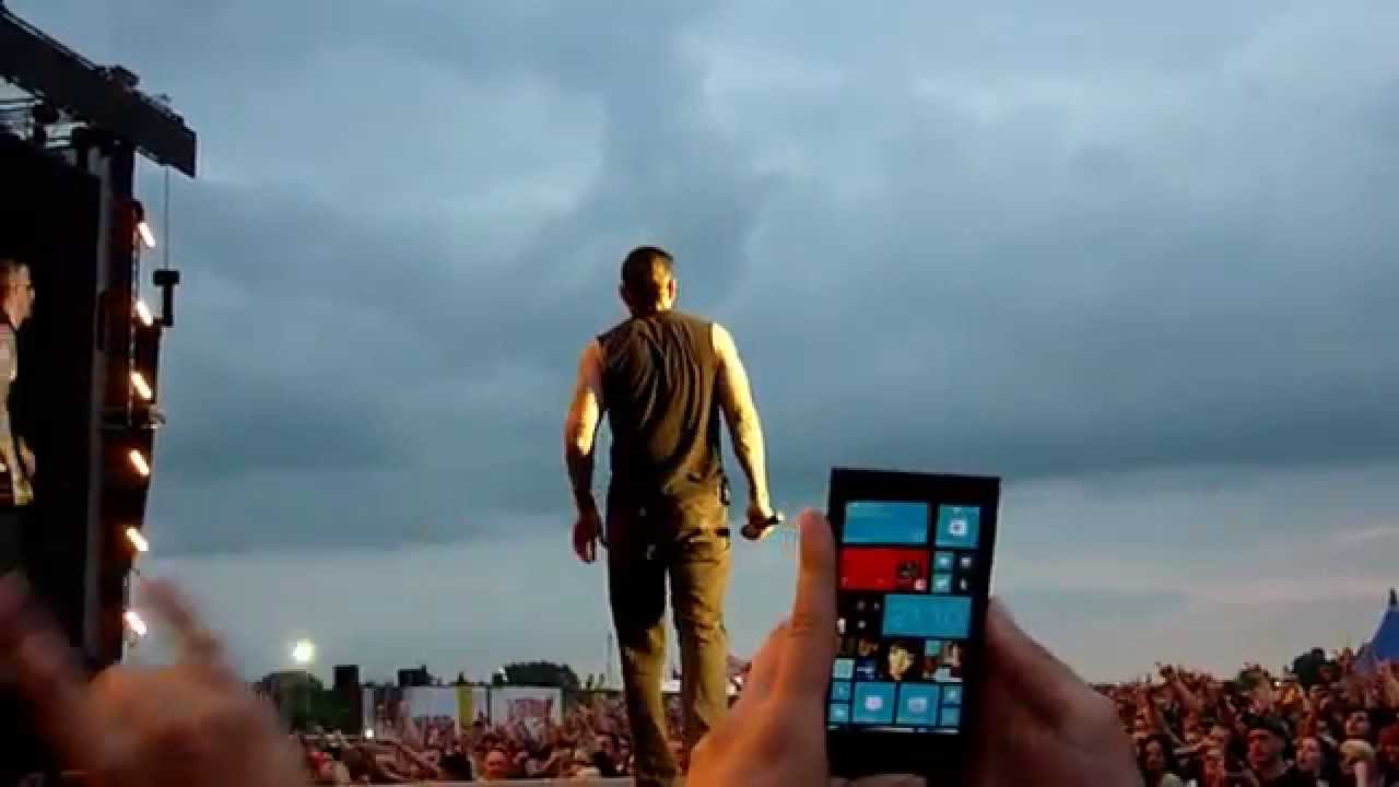 Avenged Sevenfold - Hail To The King (Live - Download Festival, Donington, UK, June 2014)