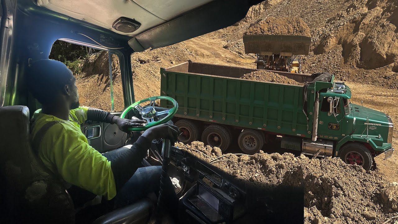 MANO /  AUTO CAR DESCENDING STEEP AND ROUGH ROAD MUST WATCH!￼