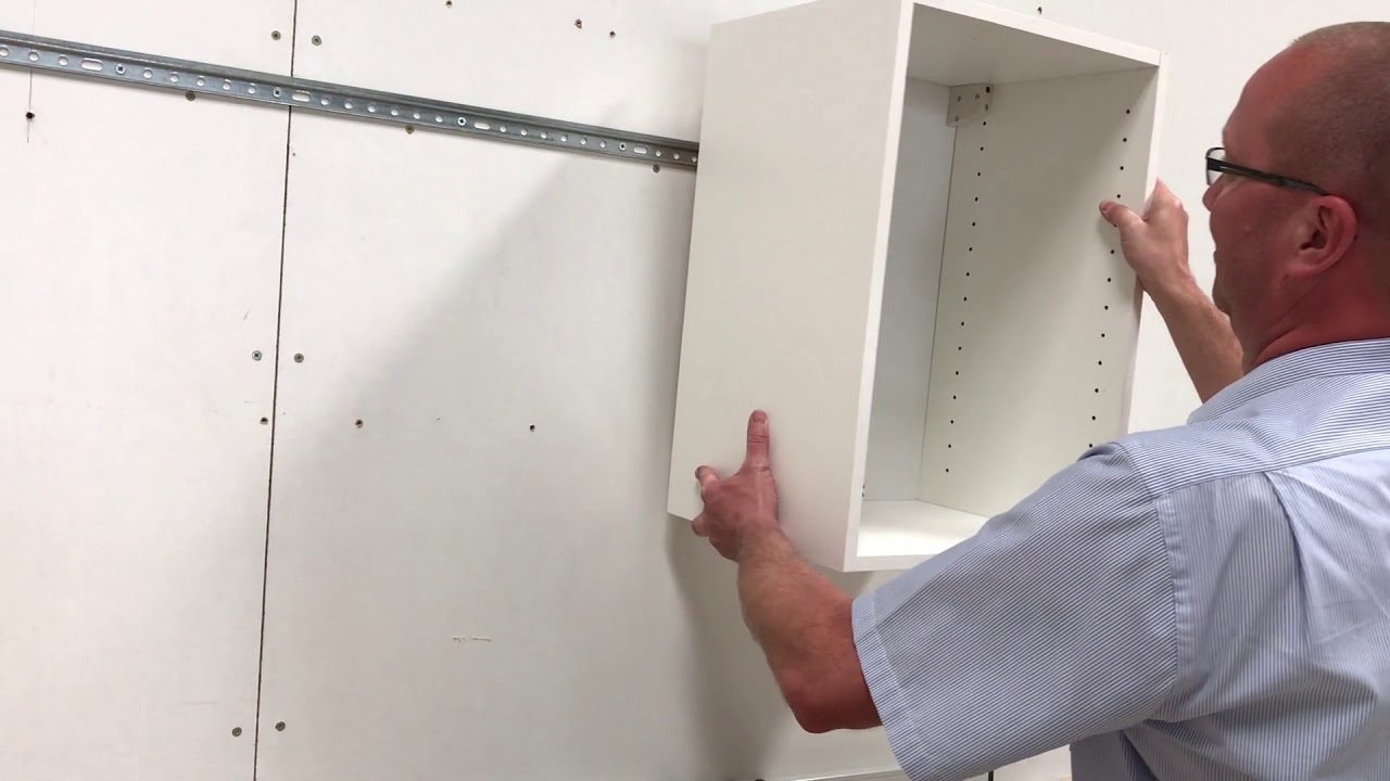 OPTIFIT Oberschrank montschiene