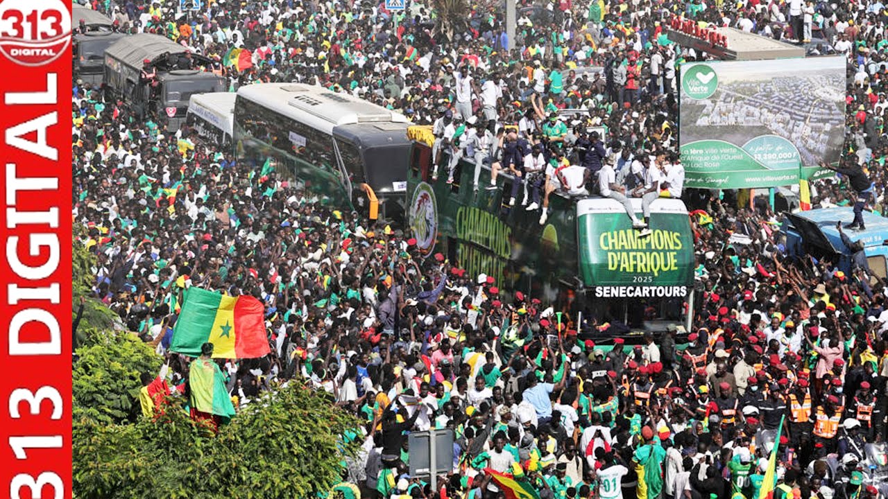 🔴Exclusif: Parade populaire - Le Pr. Diomaye et Sonko honorent les lions au palais