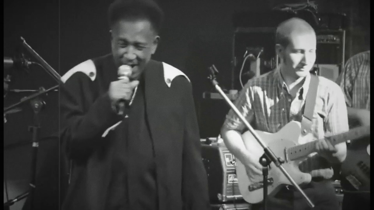 Los Aggrotones feat. Derrick Harriott - In The Rain