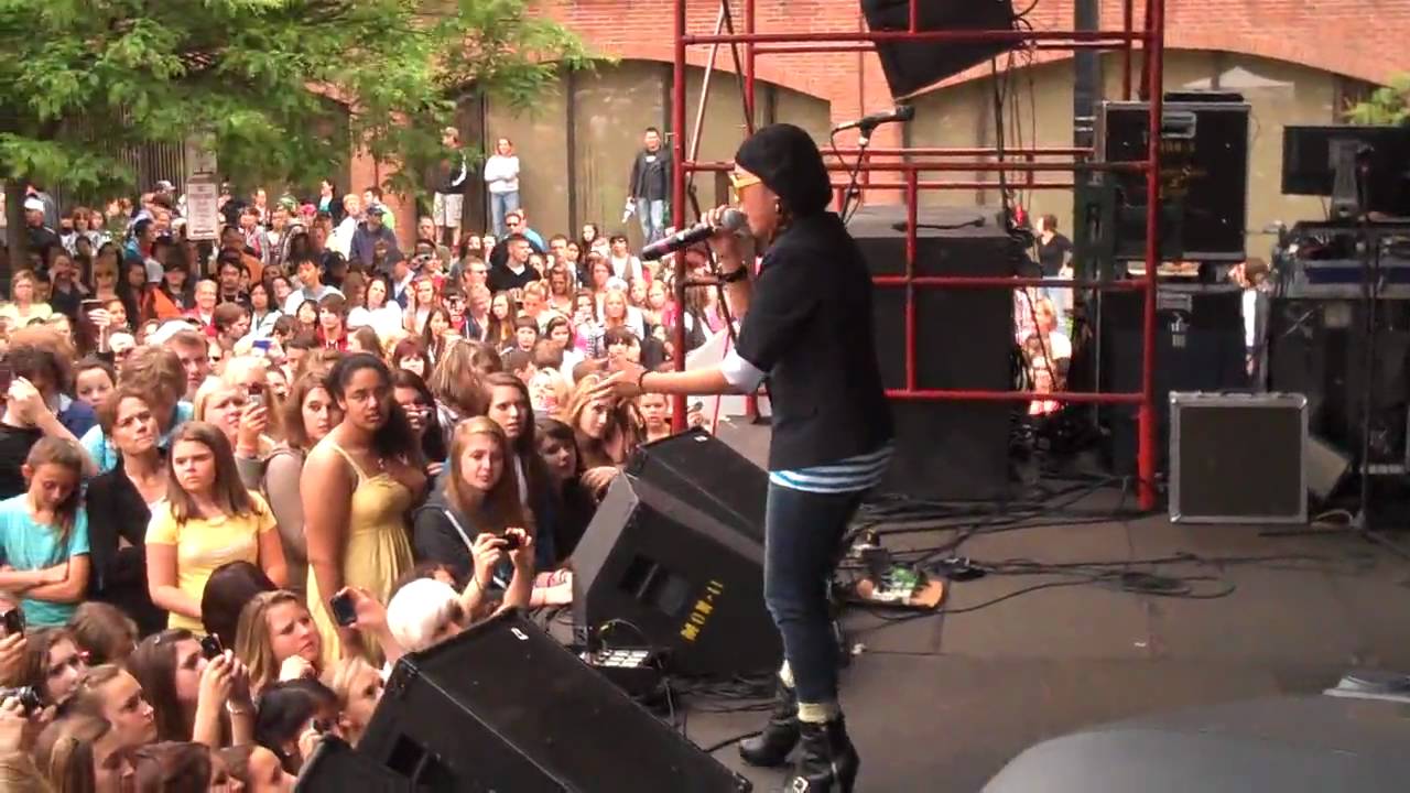 Charice Performs 