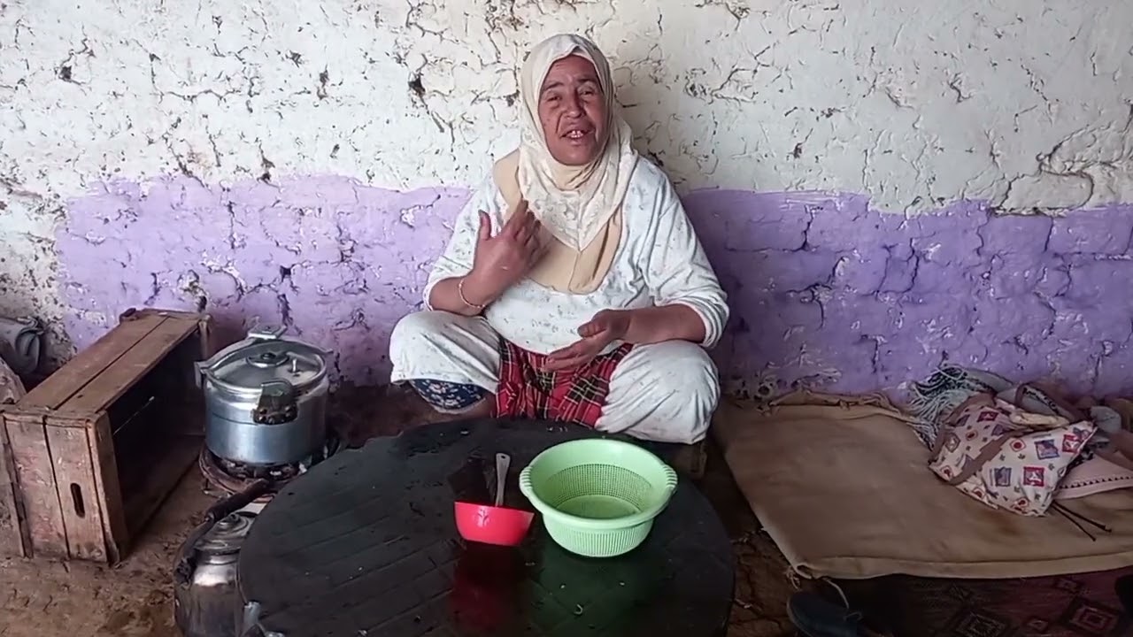مي نجية جاو عندها نسابها وجابو ليها الرفيسة وهي دارت ليهم المرقة