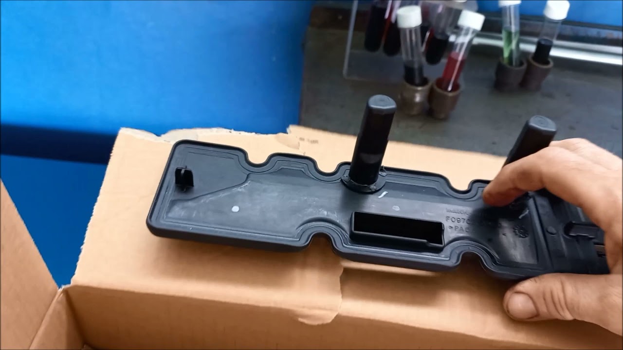 CITROEN C4 PALLAS - Defeito no diafragma da tampa de válvula
