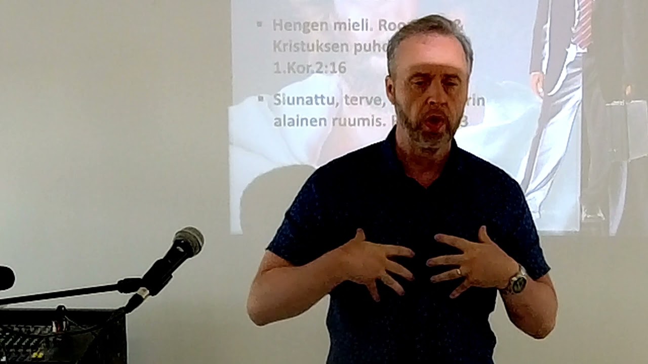 Markku Veilo. Hiljenny Herran edessä.