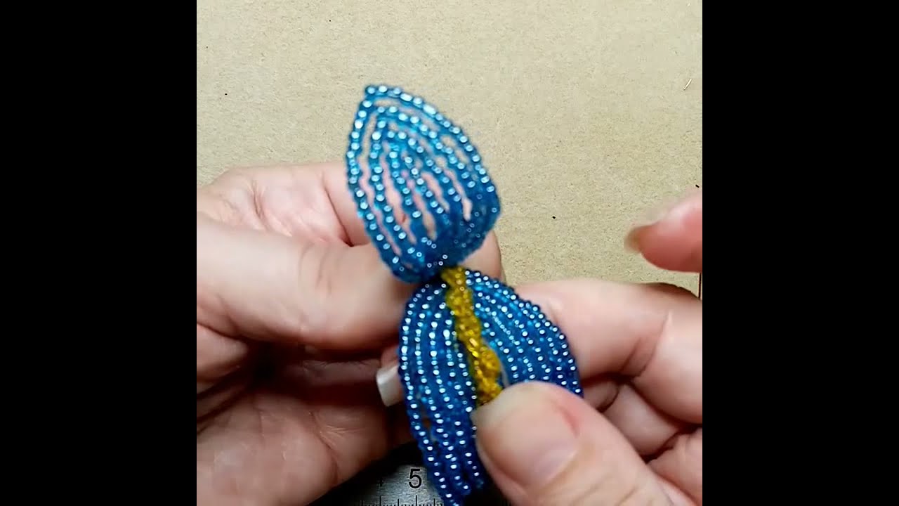 Ирисы. Жёлтые детали