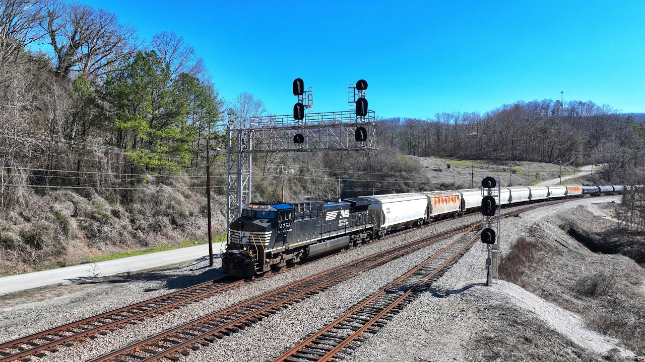 Norfolk Southern 168 with A solo leader & double mid dpu's heads Northbound in Oakdale Tennessee 