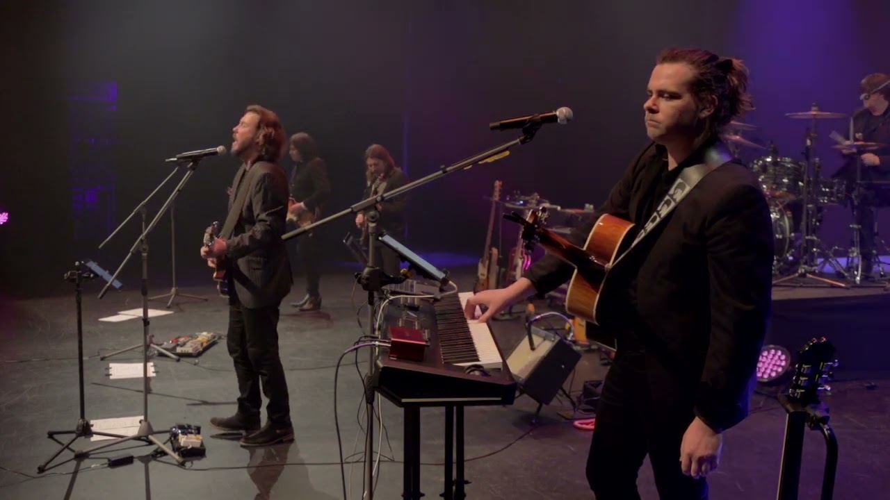 We Gotta Get Out Of This Place (Eric Burden & Animals cover) - The Album Show - Live at Mandurah PAC
