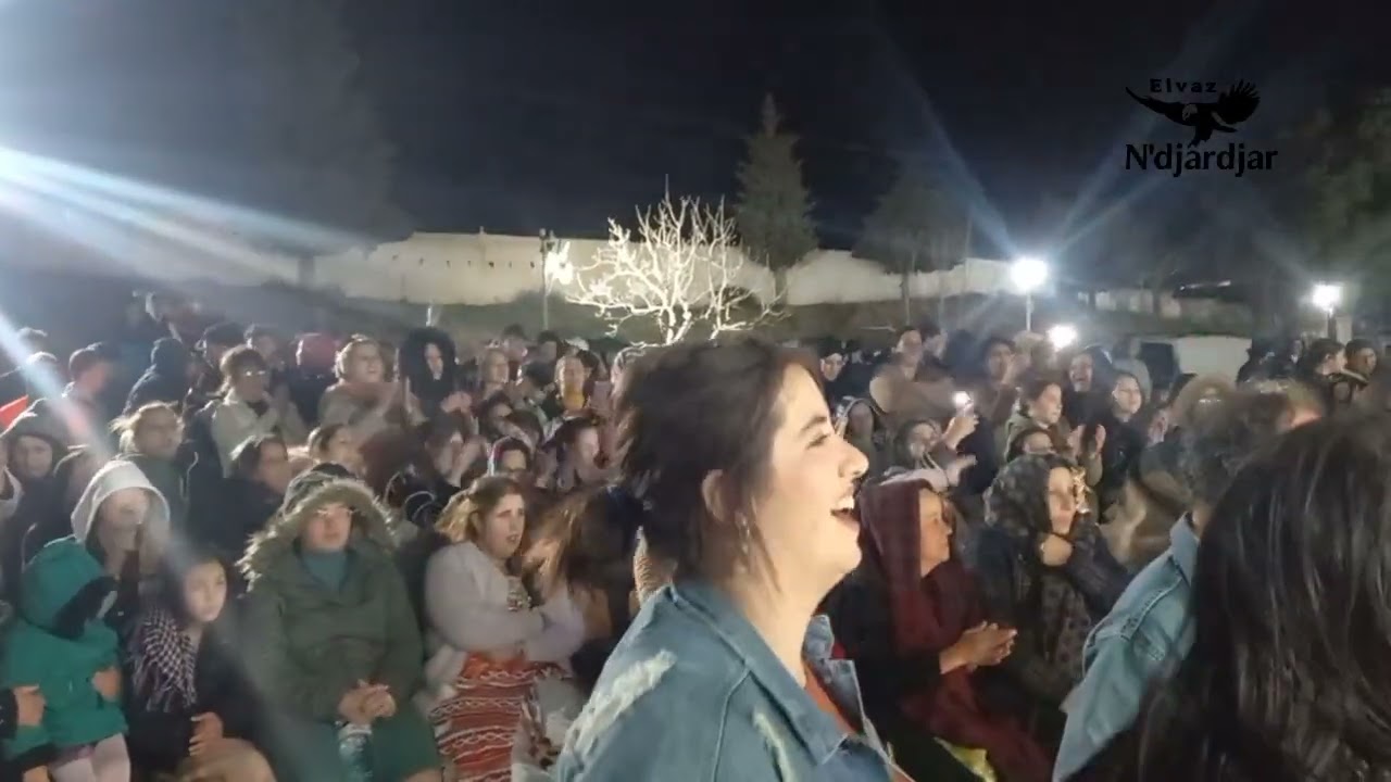 Elvaz N'djardjar Officiel/ Thafat chanteuse enflame l'aubèrge djurdjura Michelet