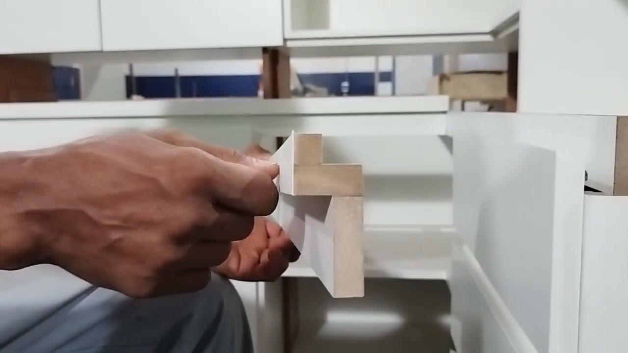 COMO FAZER UM FRONTAL DE GABINETE VEJA O VÍDEO QUE FACILIDADE PRA MONTAGEM NA OBRA SEM GEMEÇÃO.