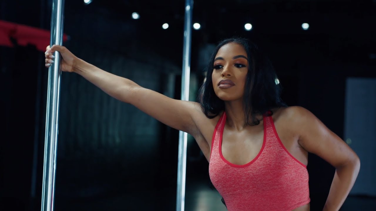 Ayanis Takes a Pole Dancing Class for the First Time: Ecstasy Edition