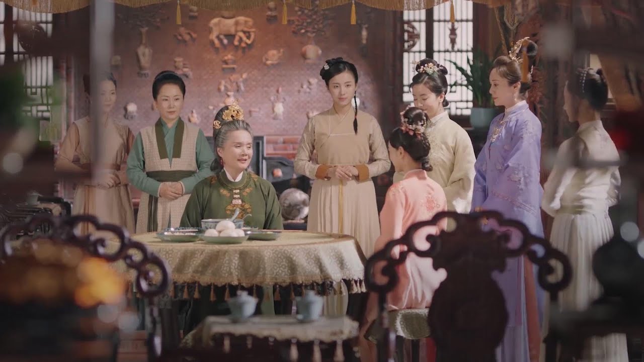 心机女失宠被丫鬟说闲话，太夫人杀鸡儆猴，偏心对待为她撑腰，有后台就是不一样！💕【锦心似玉 the sword and the brocade】