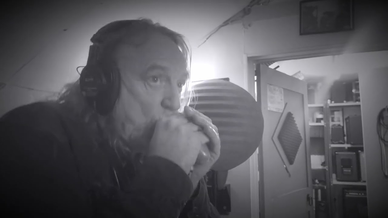 Cover track originally by The dig 3 . All rights belong to them the dig 3 . 