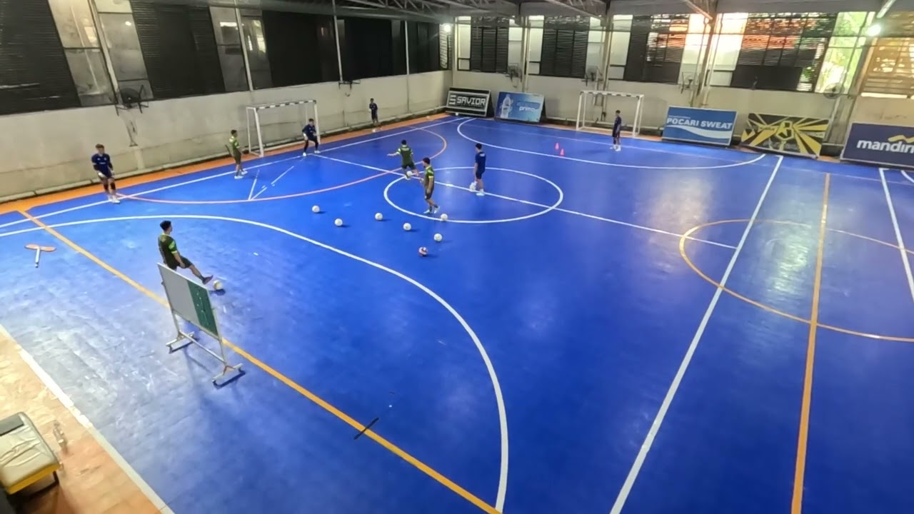 SPECIFIC GOALKEEPER TRAINING