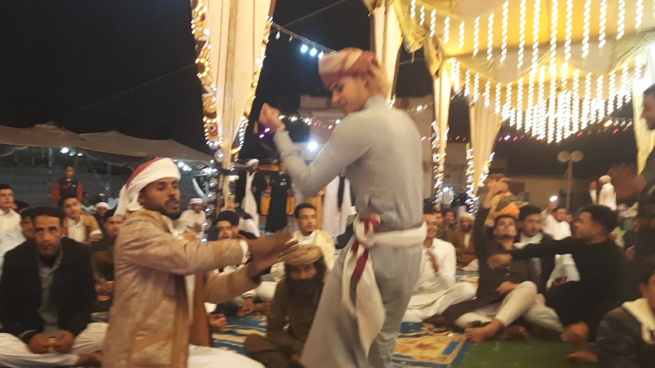 من سهرات وحفلات قبائل الربايع  عند الفنان استوره الربيعي حجيل ولا اروع من كدا  سلام القناطش محمود ال
