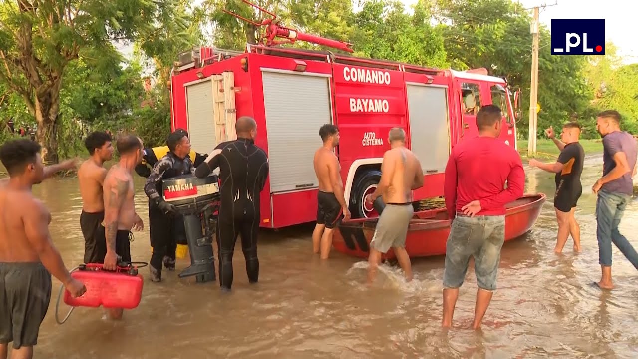 Autoridades cubanas continúan rescatando personas atrapadas por las inundaciones 
