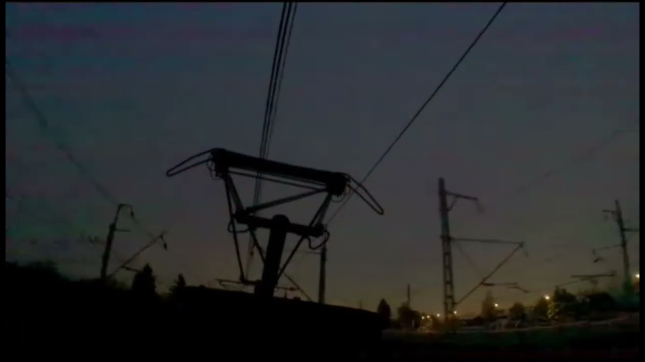 Перелезаю с зацепа на крышу ЭД4М Кософар (Москва) 