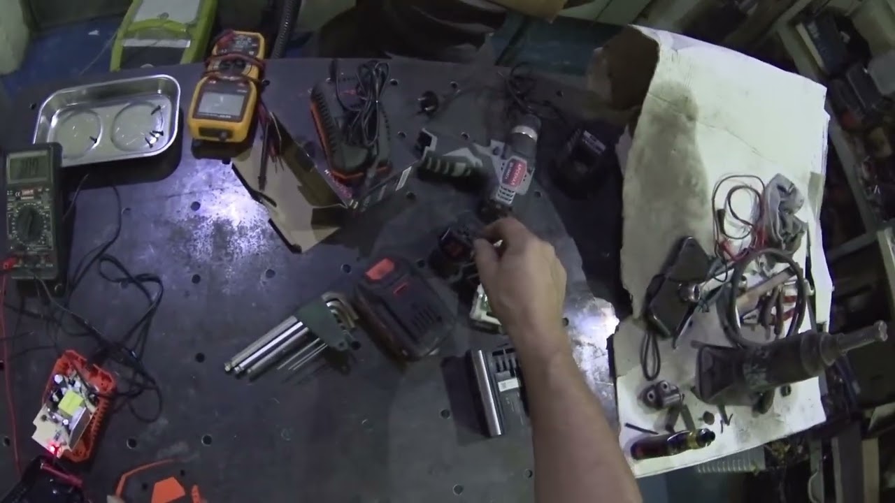 Аккумуляторна лінійка Дніпро-М. Зарядка FC-230 та батареї. Внутрішній світ та конструктивні проблеми