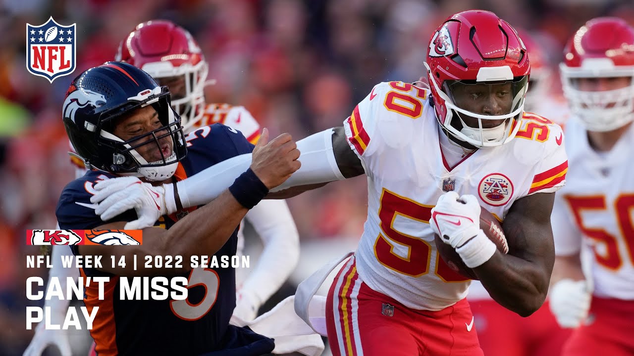 Chief's Willie Gay Jr. gets a Pick 6 against the Broncos