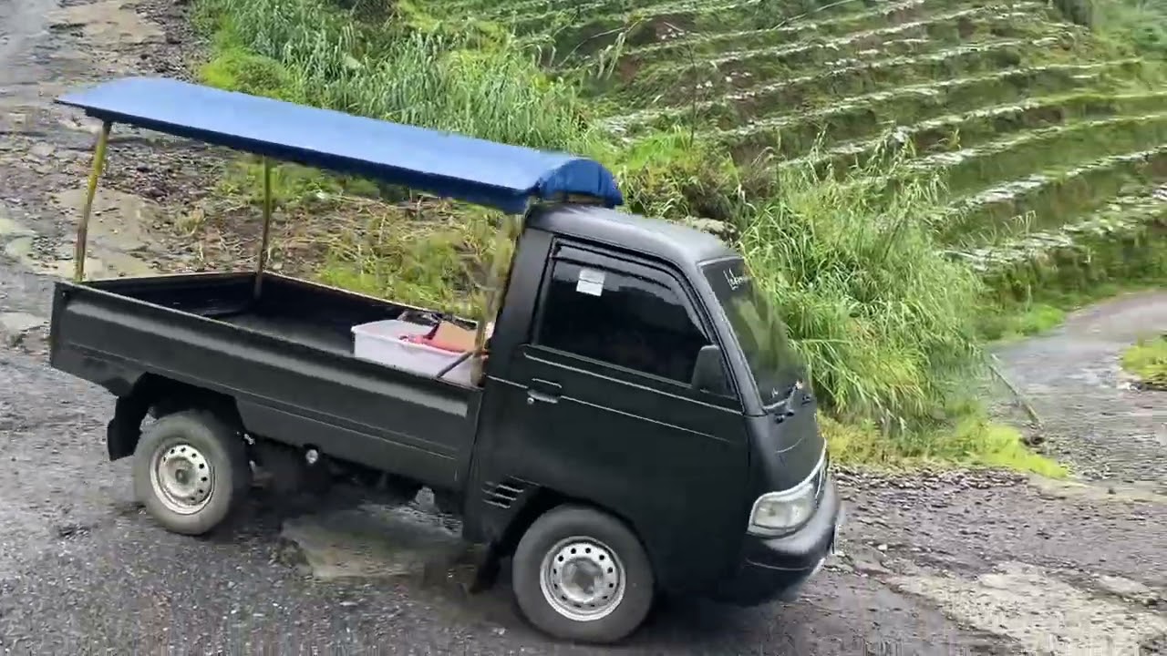 BANYAK KENDARAAN YANG DARI ARAH BAWAH