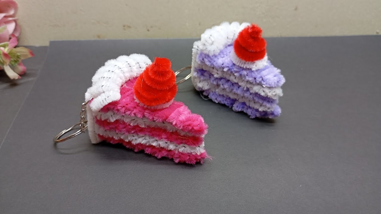 Pipe cleaner keychain | gantungan kunci dari kawat bulu | How To Make Cake Slice Out Of Pipe Cleaner