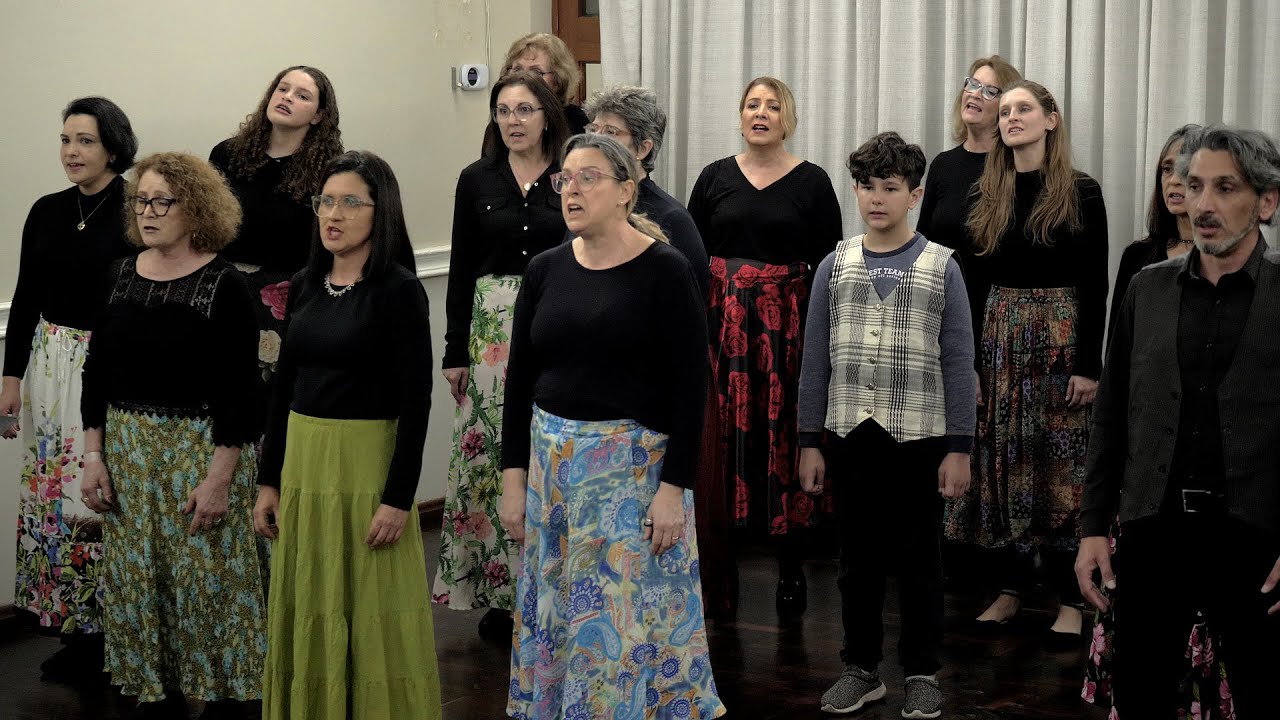 Coro Julio Kunz - Oficina Voz e Movimento - Apresentação 1
