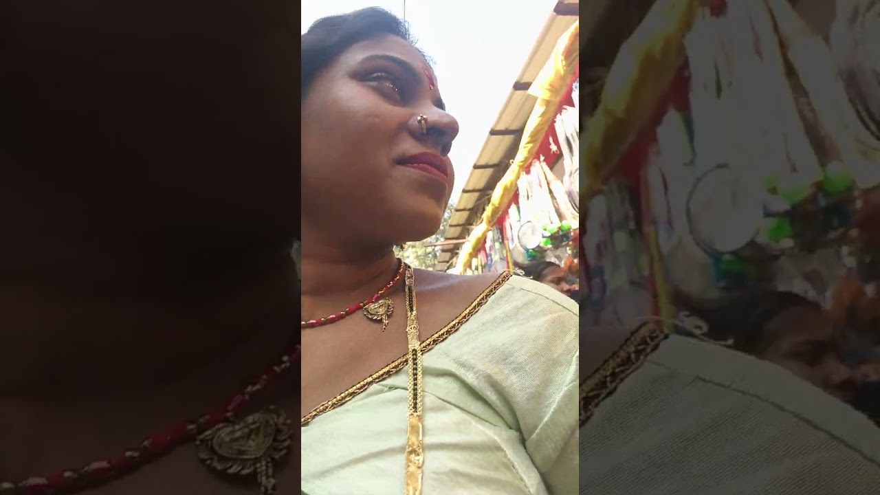 गोरखनाथ बाबा के मेला में घूम रहेबहुत अच्छा सुंदर लग रहा है गोरखनाथ बाबा का मेलाऔर दर्शन कीजिए