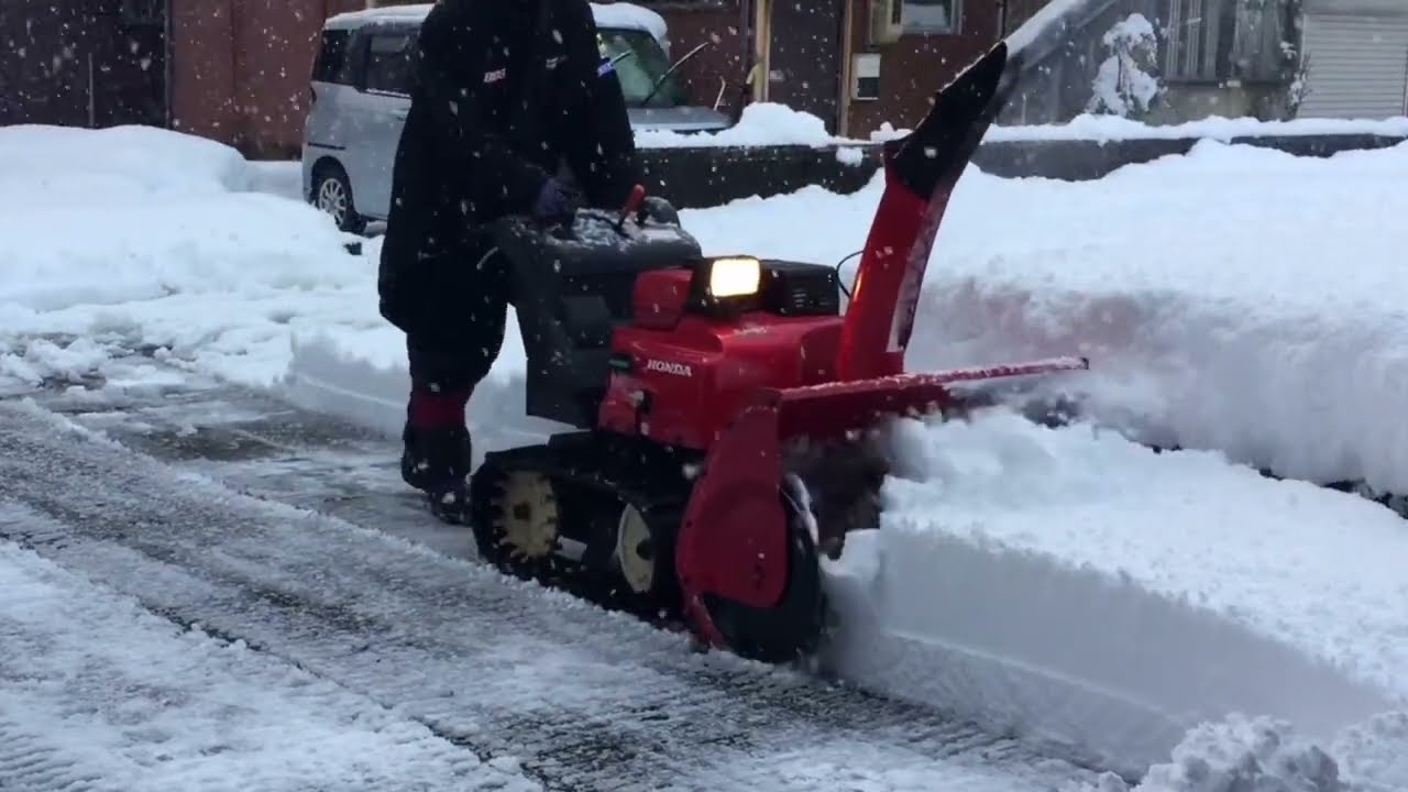 車庫前除雪　2024.1.13  HONDA HSM1390i