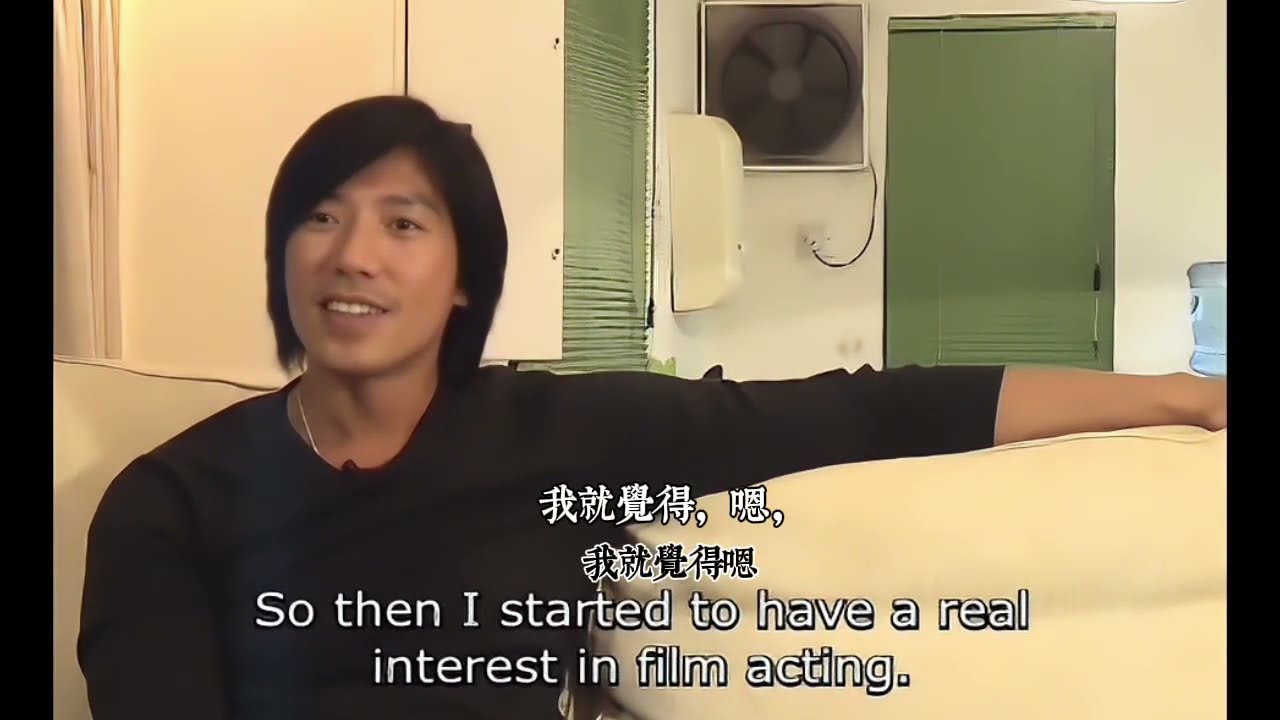 向大家推荐全世界最性感的男声：（张耀扬粤语采访）坐姿与嗓音都充满了邀请