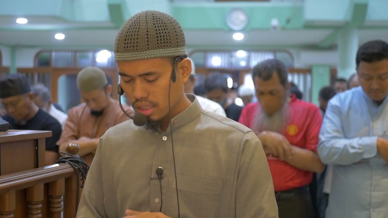 Imam Shalat Merdu Surat Al-Fatihah & Al-Isra : 9-17 || Abu Dihyah